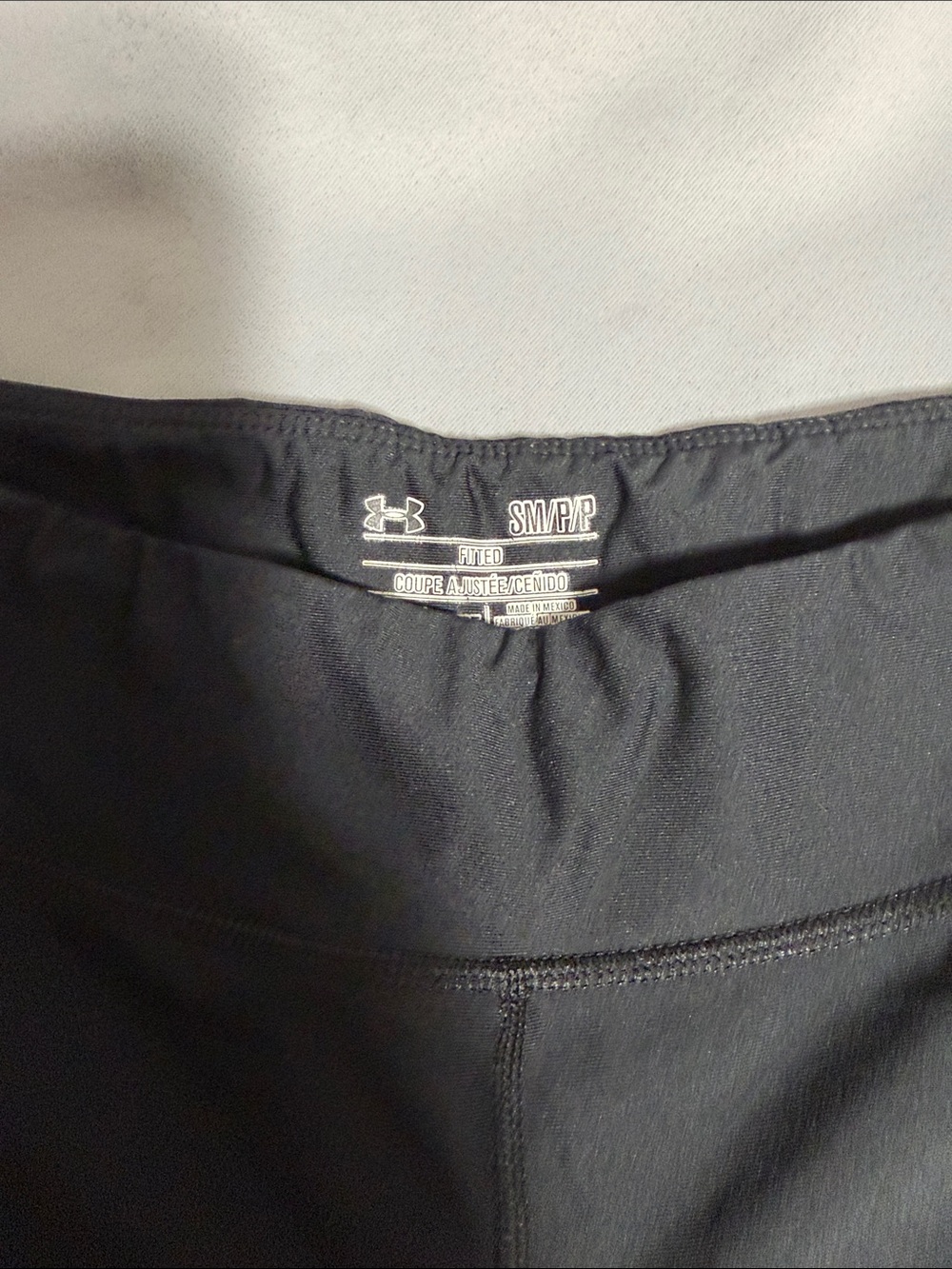Under Armour Black short Leggings - Picture 3 of 4
